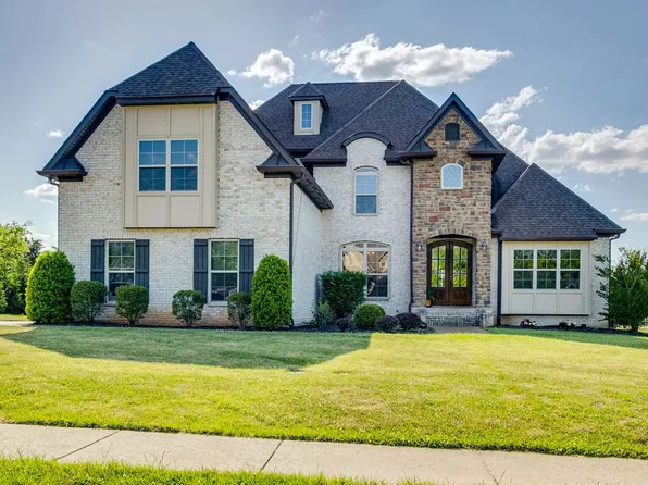 902 Larkspur Ln, Lebanon, TN 37087