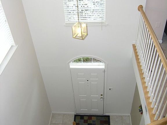 4th image of 2412 Clover Field Cir