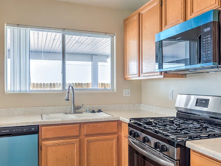 526 Regal Robin Way — Photo 6