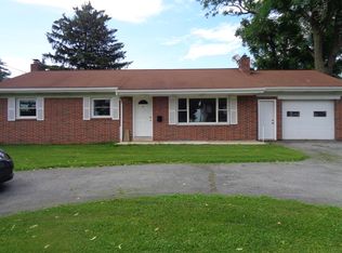 111 W Main St, Leola, PA