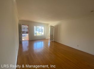 947 Alandele Ave #953, Los Angeles, CA 90036