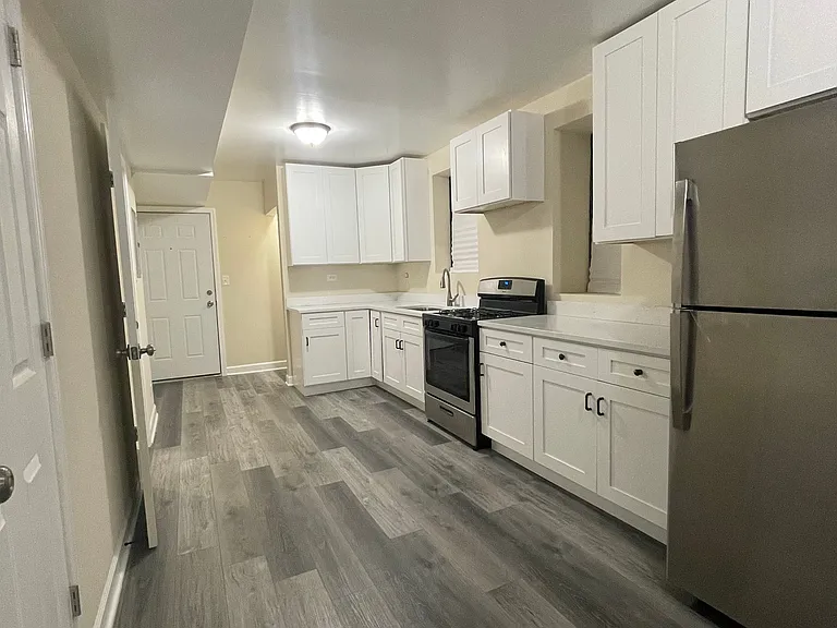 1004 S Oakley Blvd #GF — Photo 2