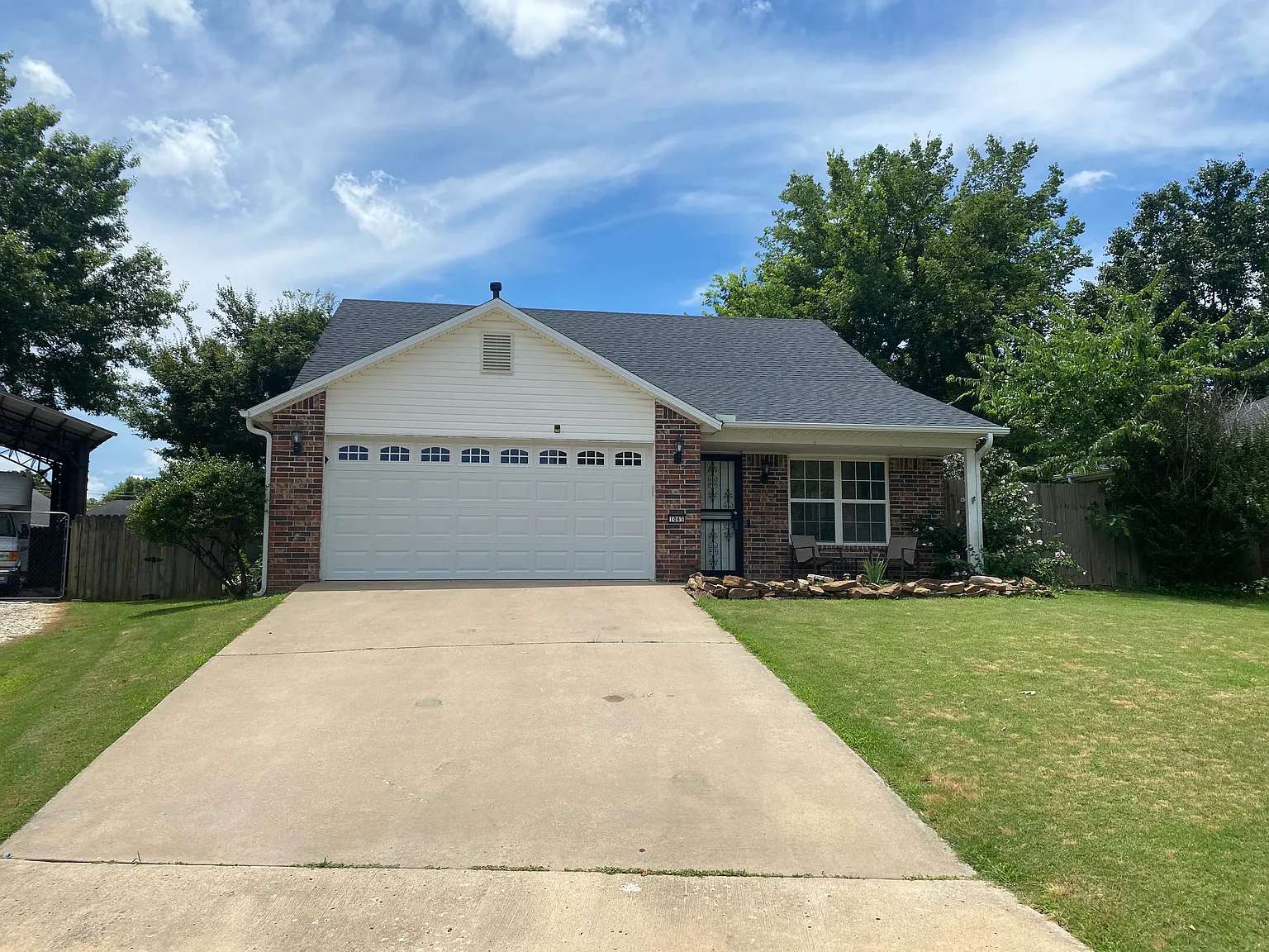 3 bed, $1,700 — Photo 1