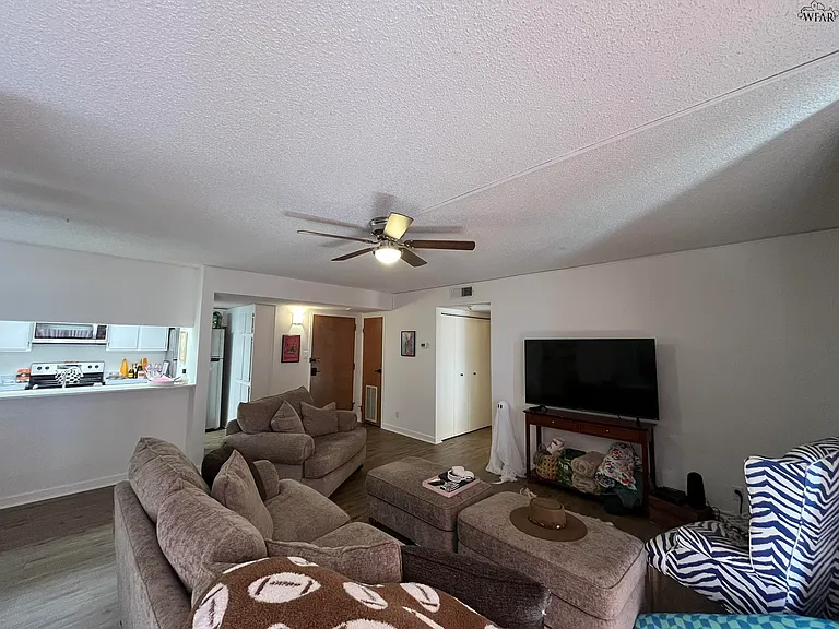 2100 Santa Fe St — Photo 4