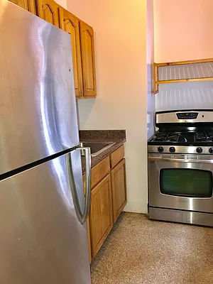 Rented by Elbe Real Estate Inc | media 28