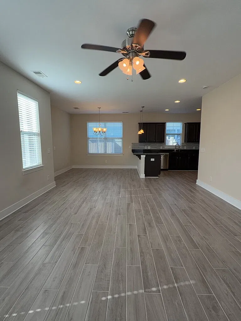 3 bed, 2.5 bath, 1758 sqft, $3,200 — Photo 4