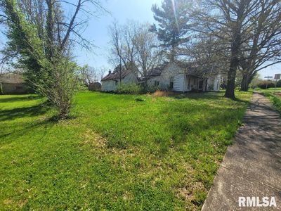 425 W Washington St, Dix, IL, 62830