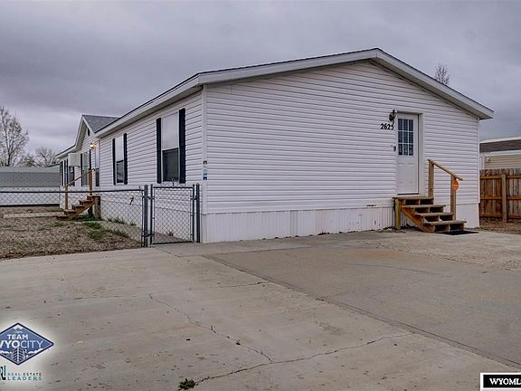 3rd image of 2625 Prairie Ln