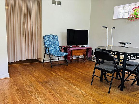 5th image of 3760 Keokuk St