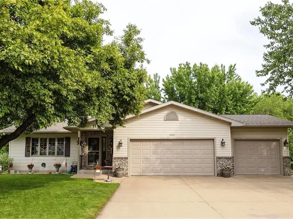 1929 Seclusion Drive, Eau Claire, WI 54703
