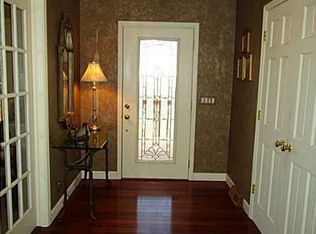 152 Chapel Dr, Ellwood City, PA 16117