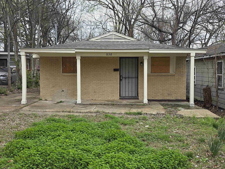 1st image of 838 Crockett St