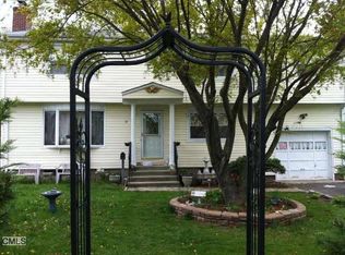 37 Pettom Rd, Norwalk, CT 06850