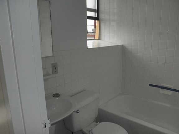5th image of 455 E 116th St APT 23
