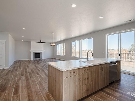 7th image of this home