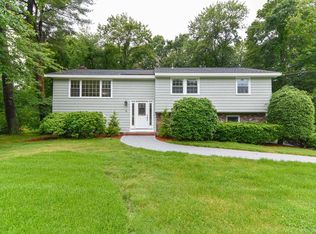76 Wild Rose Dr, Andover, MA 01810