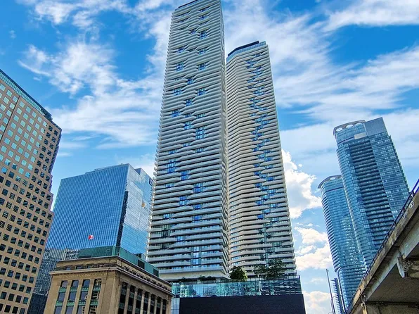 100 Harbour St, Toronto, ON