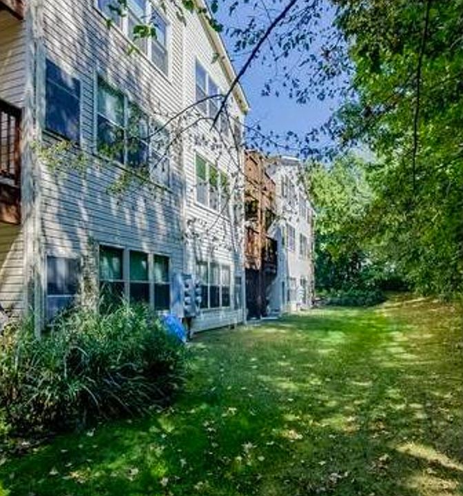 2nd image of 40 Sandstone Ct APT C
