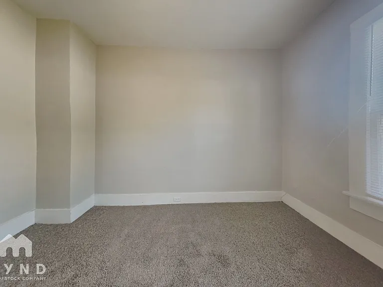 2963 Spencer St — Photo 7