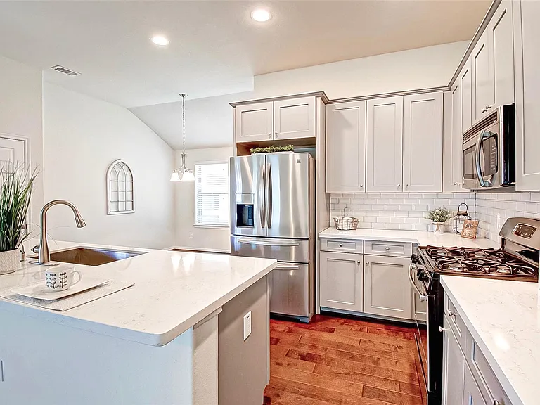 18802 Majestic Vista Ln — Photo 9