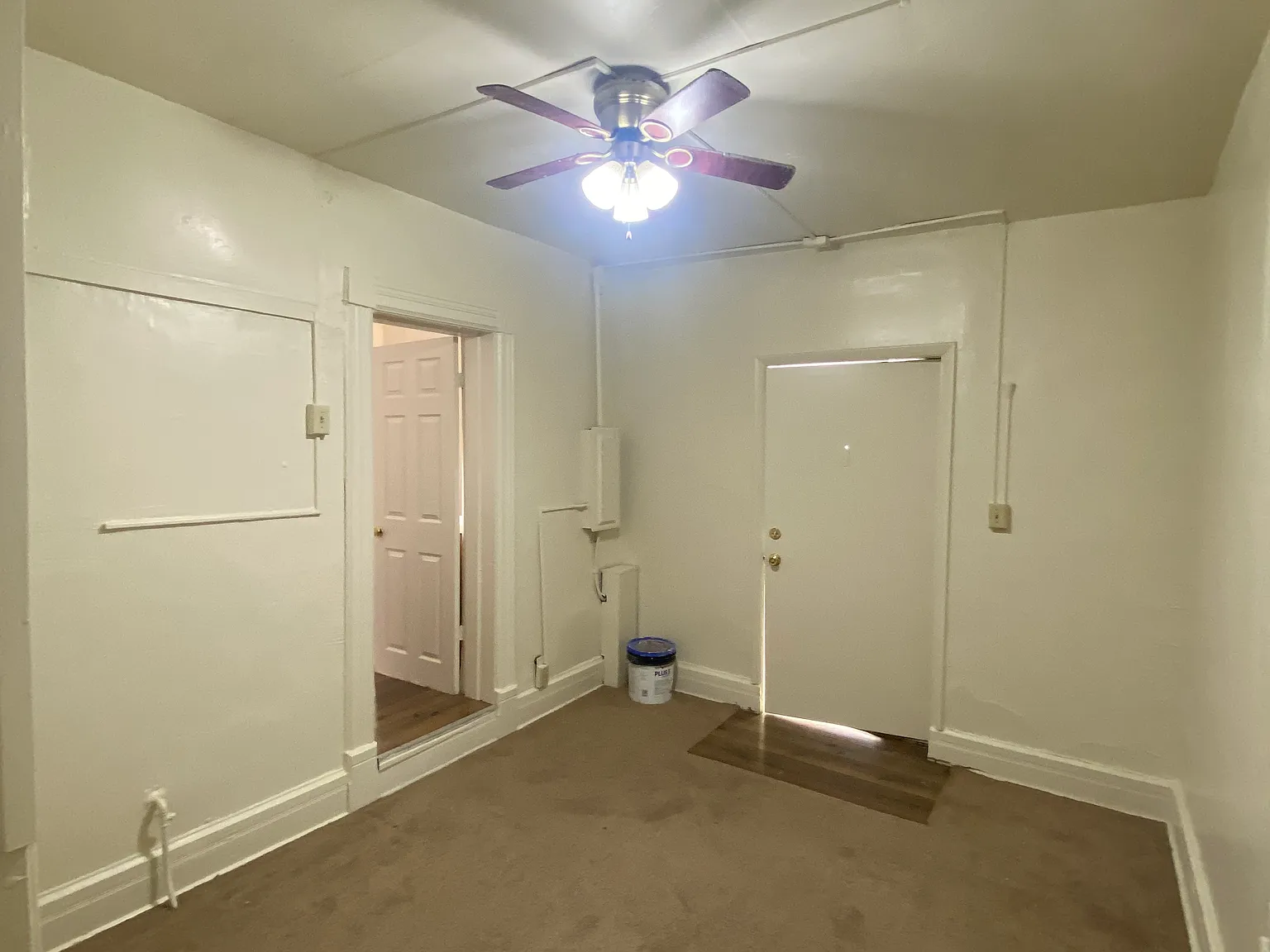 2 bed, 1050 sqft, $1,195 — Photo 3