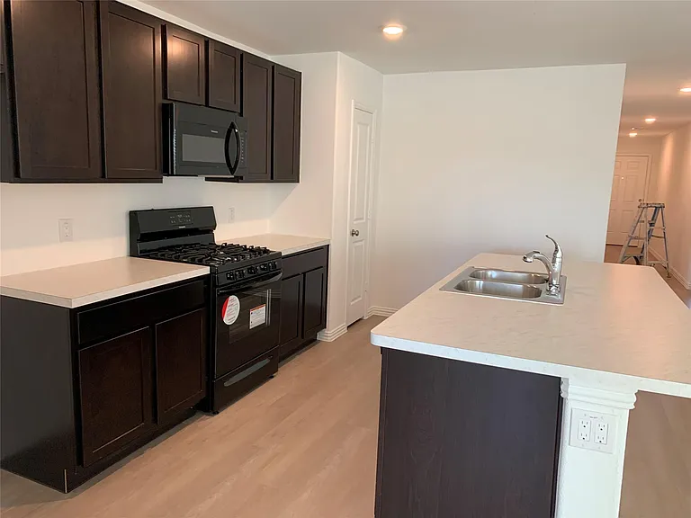 18118 Rockvine Dr — Photo 8