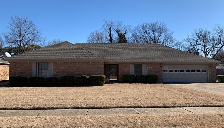 1st image of 1116 River Oaks Dr