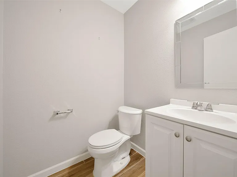 14719 Cedar Point Dr — Photo 35
