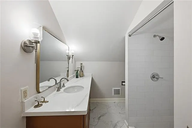 1024 Bourbon St #3 — Photo 9