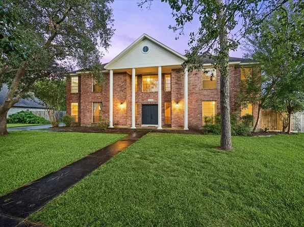 1414 W Castlewood Ave, Friendswood, TX 77546