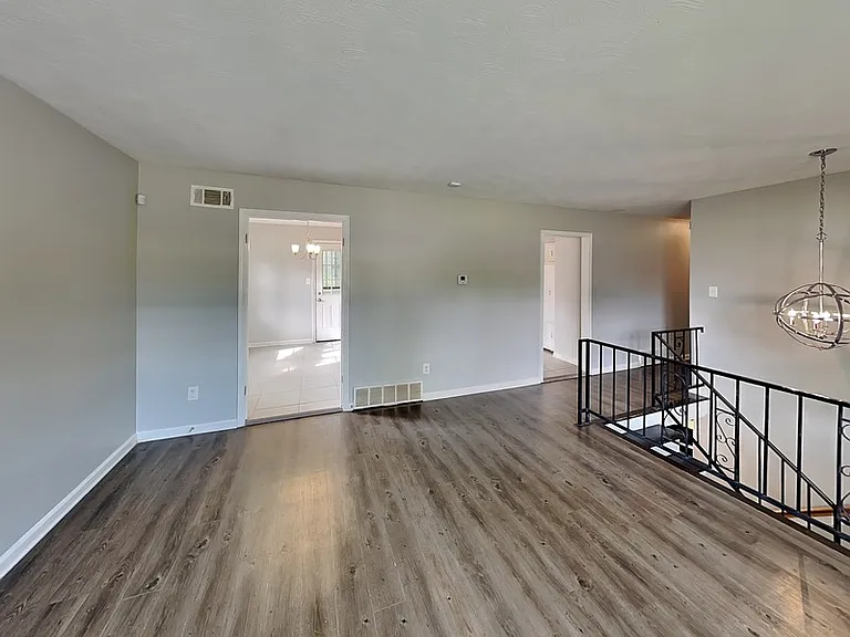 668 Brakebill Ave — Photo 2