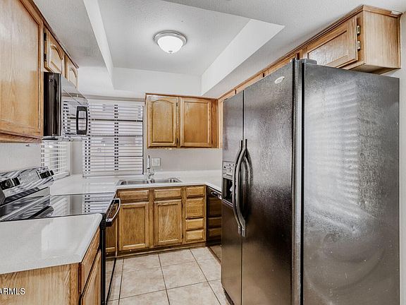 5th image of 2311 E HARTFORD Avenue #14