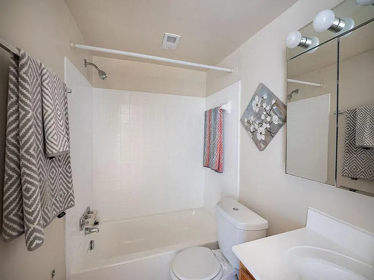 The Glendale Residence — Photo 13
