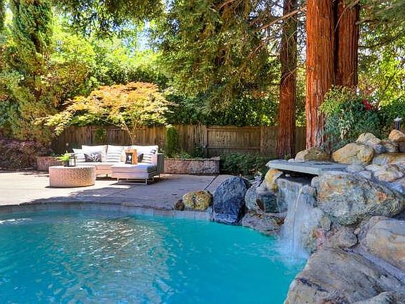 4th image of 855 Piccadilly Cir