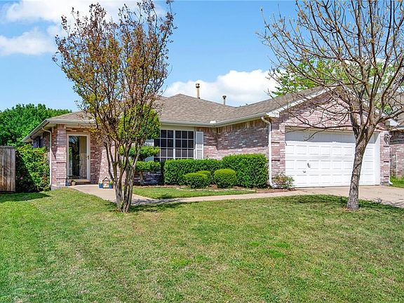 5th image of 2205 Spruce Cir