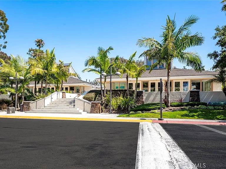 19751 Oceanaire Cir — Photo 34