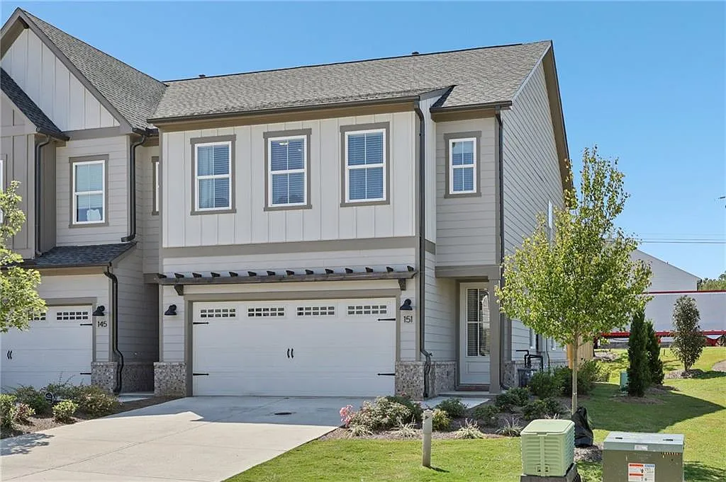 3 bed, 2.5 bath, 1677 sqft, $2,225 — Photo 3