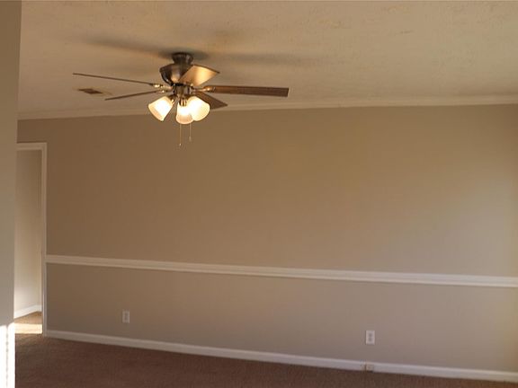 3rd image of 760 N Burbank Dr