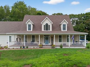 25 Comstock Trl, East Hampton, CT 06424