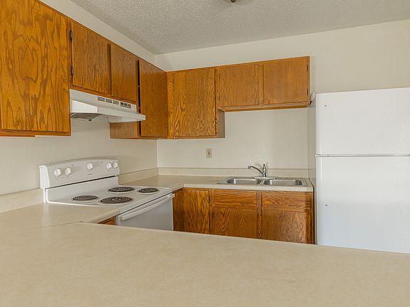 5th image of 3621 W Chicago St #4