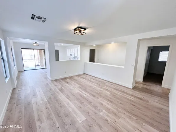 1722 W AMBERWOOD Drive, Phoenix, AZ 85045