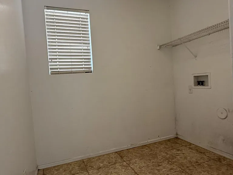 12930 W Lamar Rd — Photo 26