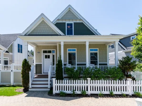 9 Boydes Xing #9, Norfolk, MA 02056