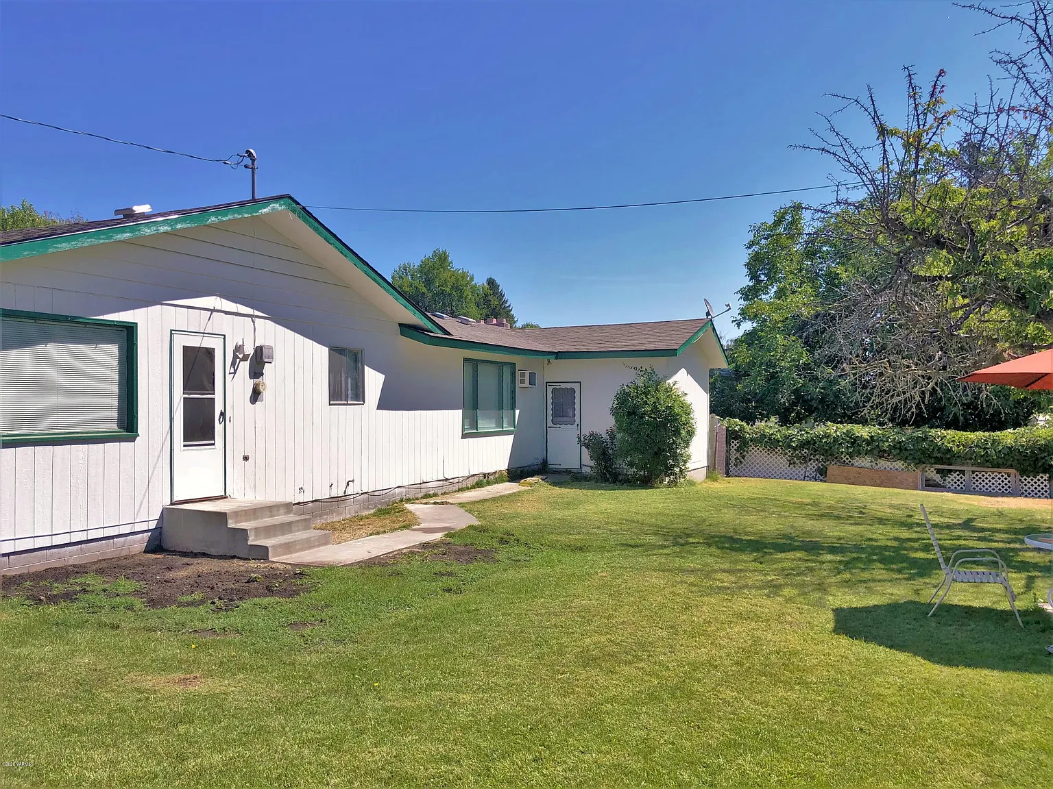 610 Park Ave photo 1