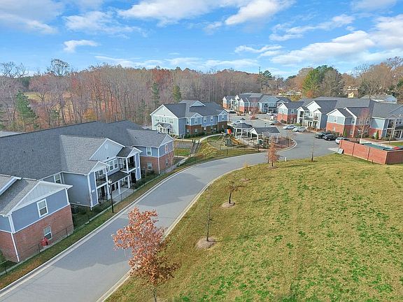 2nd image of 1065 Ridgeway Dr #B46341155