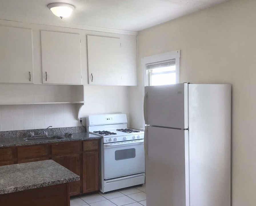 1st image of 118 Seabury St #2N
