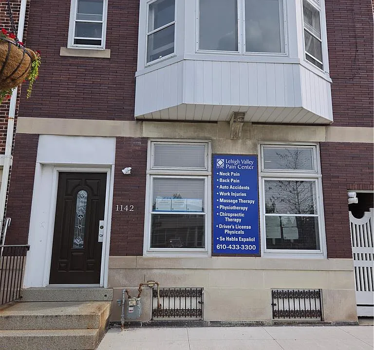 1142 W Hamilton St #2F