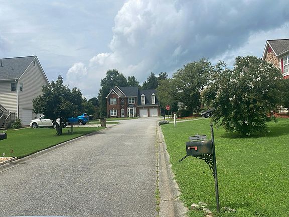 5th image of 13 Equestrian Way NE