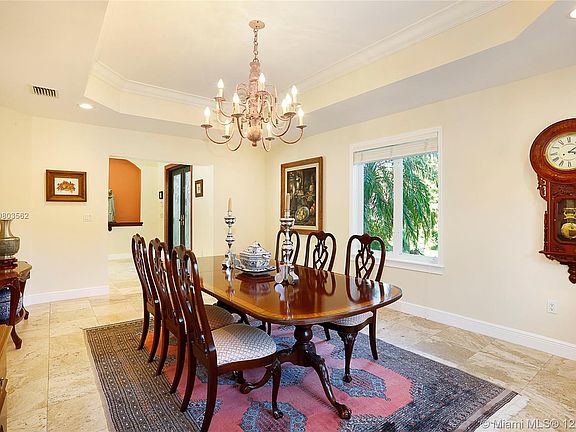 3rd image of 460 Palmwood Ln
