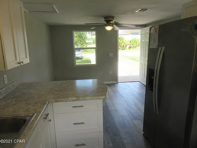 9809 Clarence St — Photo 10